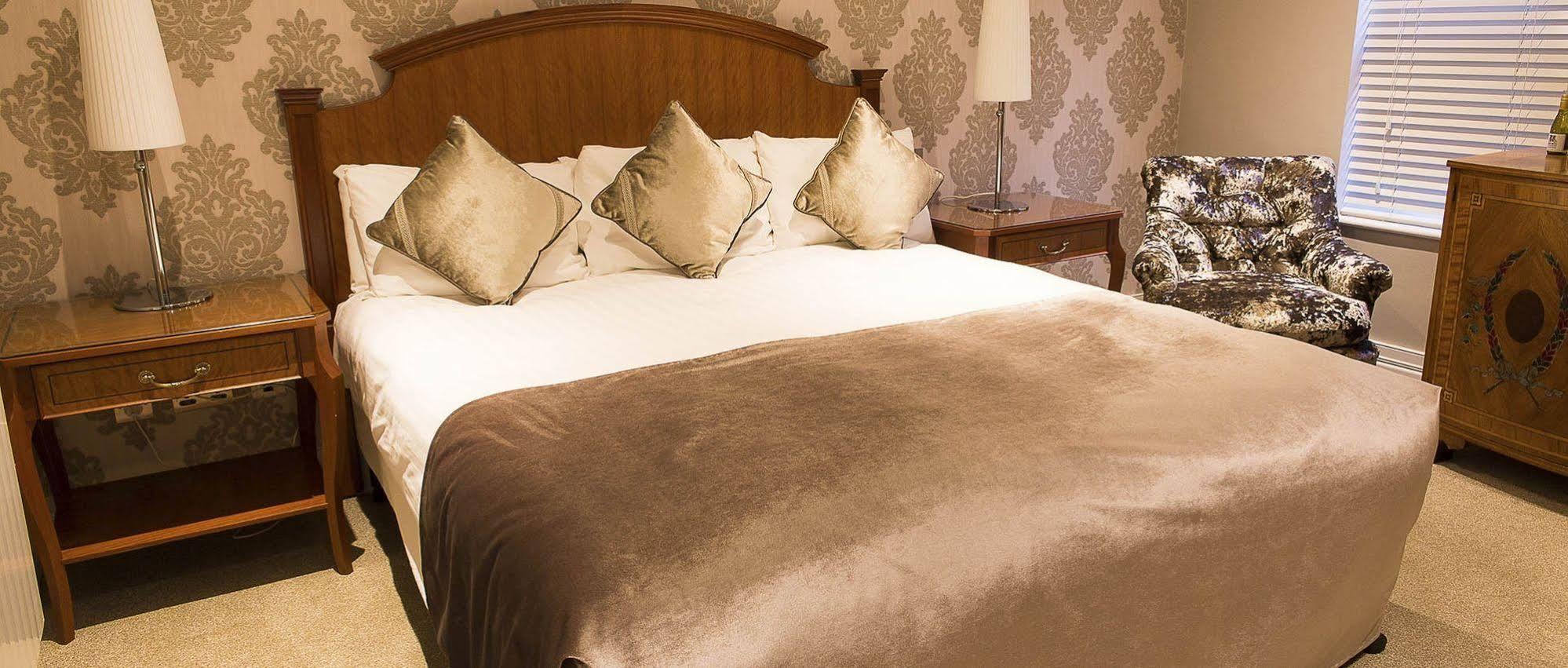Tf Royal & Theatre Hotel Castlebar