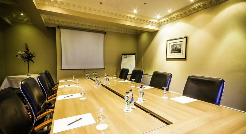 Tf Royal & Theatre Hotel Castlebar